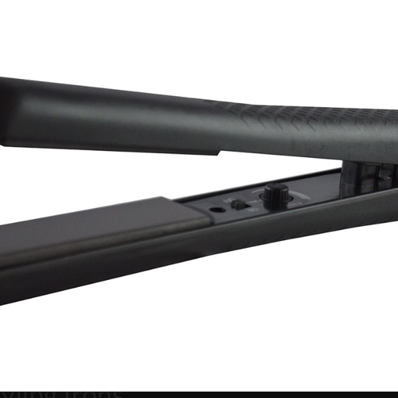 Brand new Style House Professional Styling Iron (red) - Picture 9 of 9